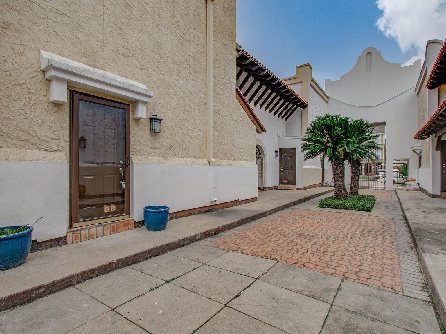 2744 Briarhurst Dr APT 32 Houston, TX 77057 - Thumbnail 5