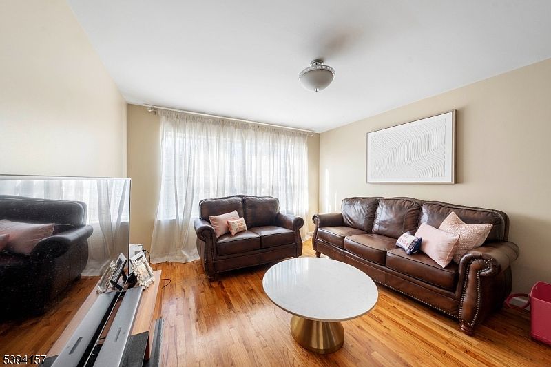 1073 Bond St Elizabeth, NJ 07201 - Thumbnail 5