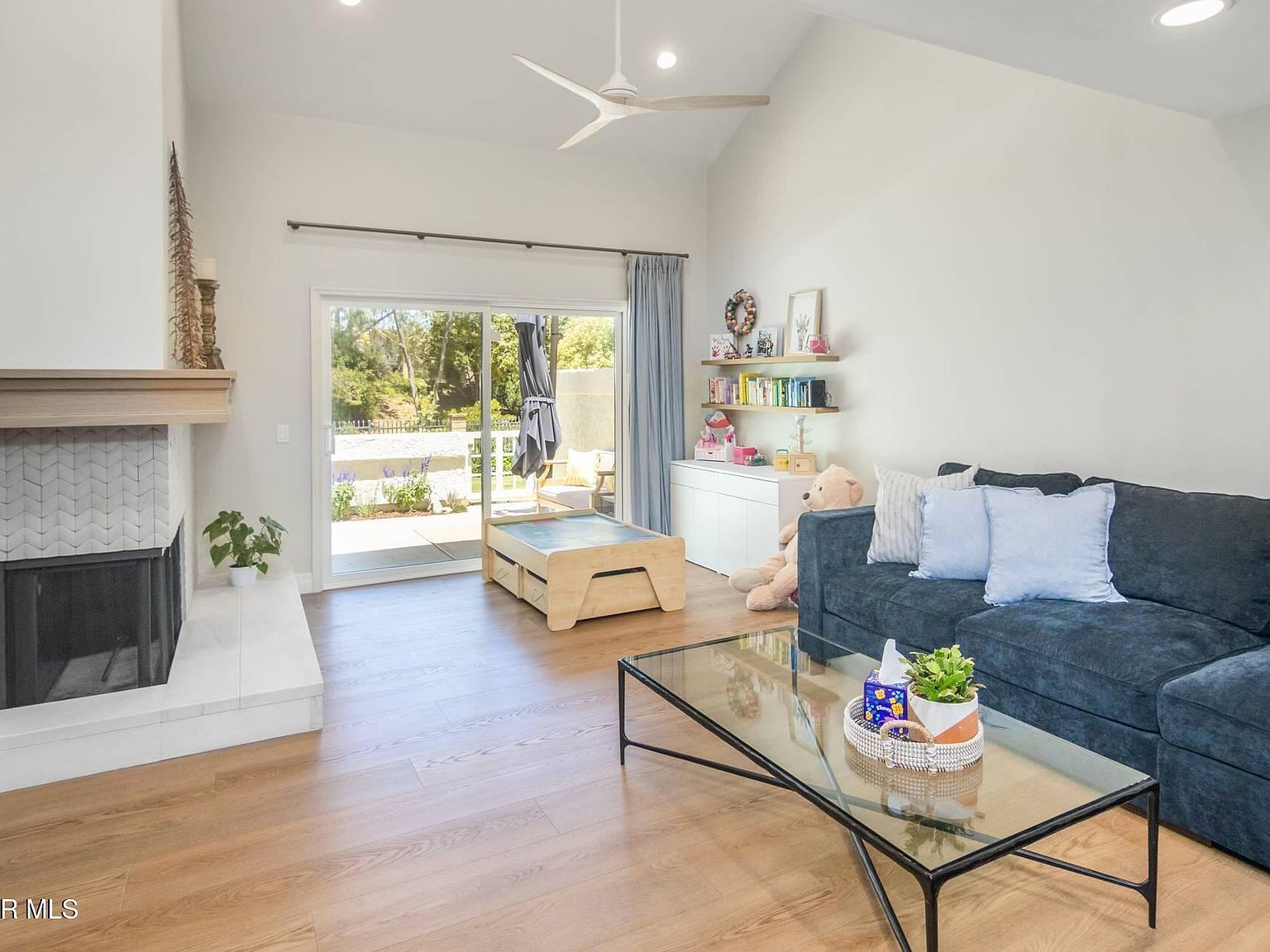 1435 Calle Lozano Camarillo, CA 93012 - Thumbnail 5