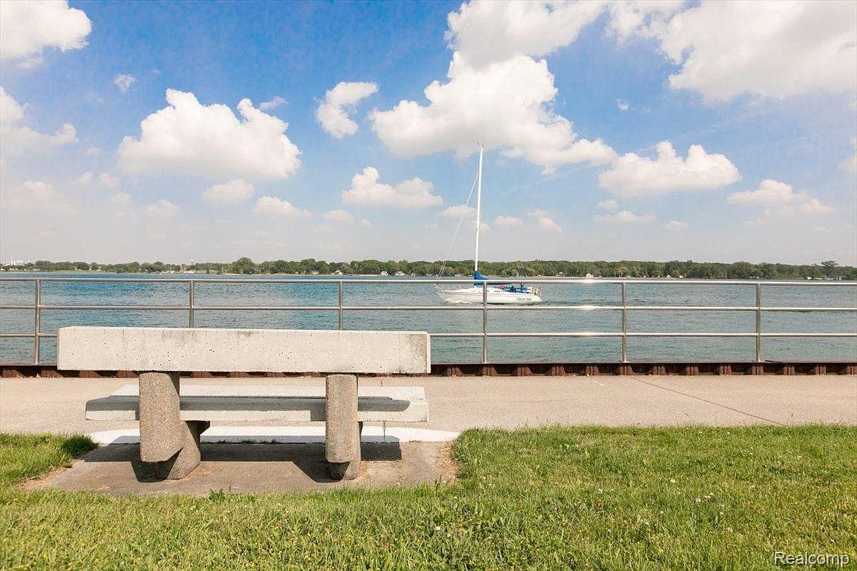 1700 River Rd APT 9 Marysville, MI 48040 - Thumbnail 5