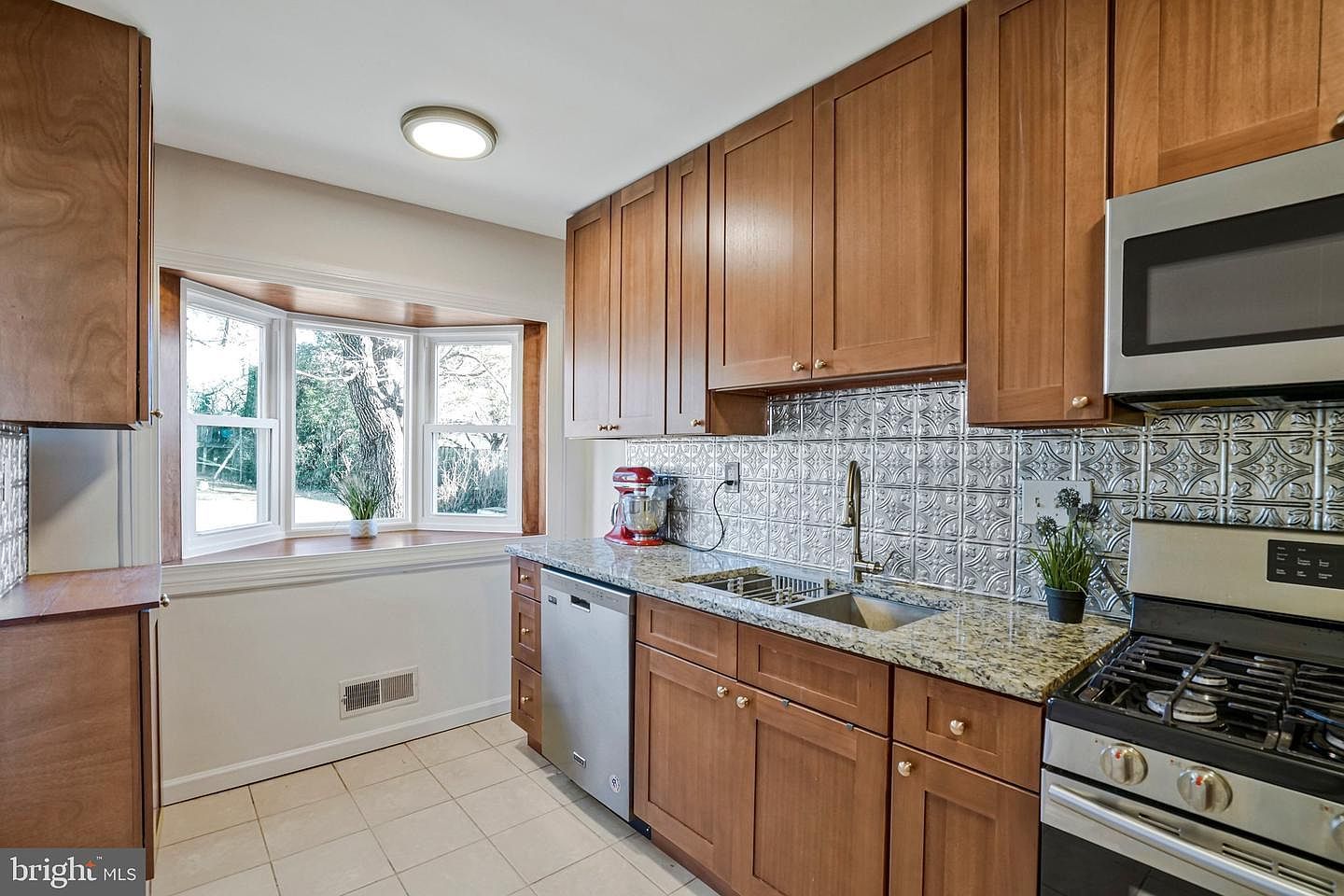 98 S Iris St Alexandria, VA 22304 - Thumbnail 5