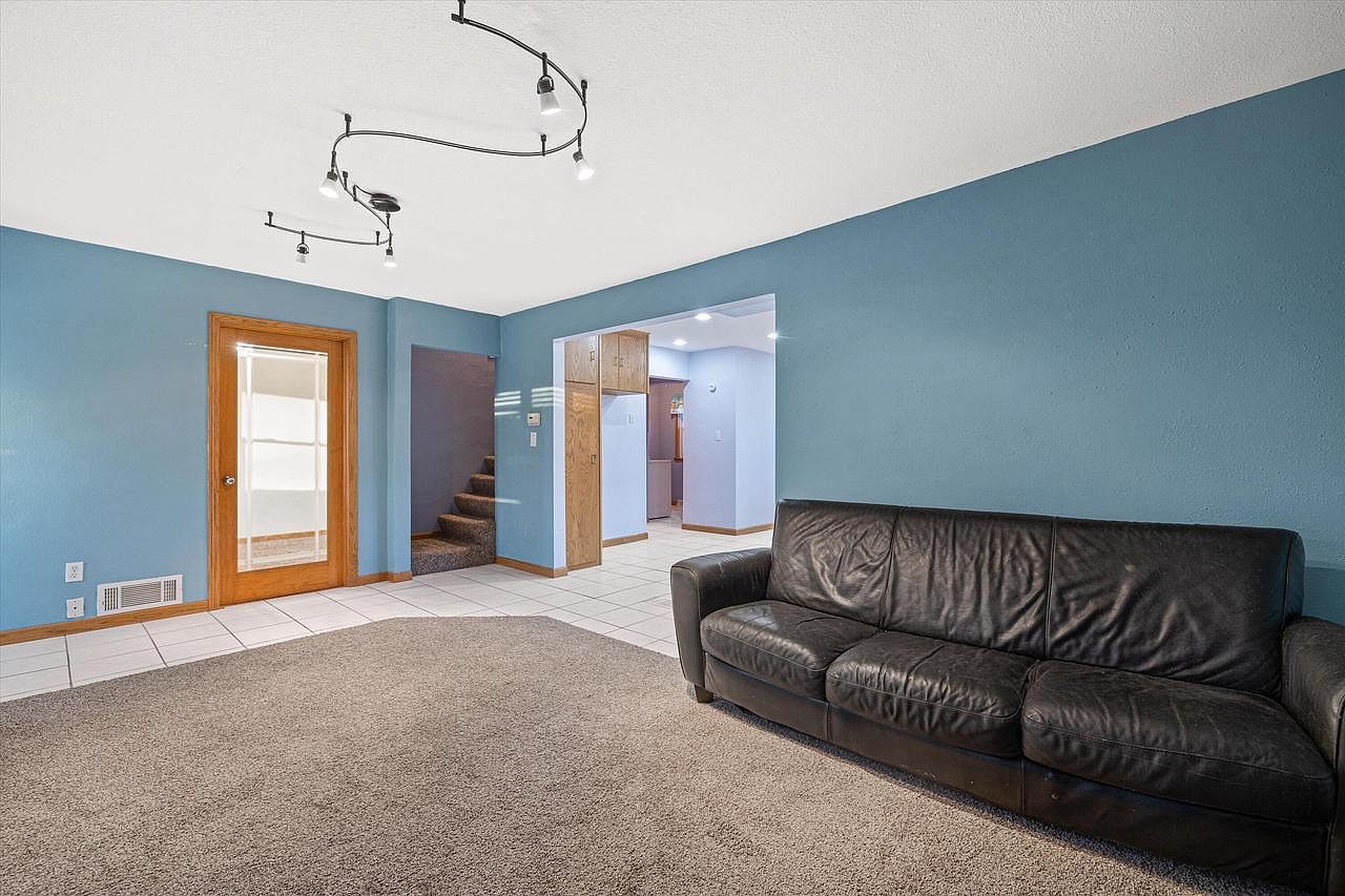 2918 S 95th St West Allis, WI 53227 - Thumbnail 5