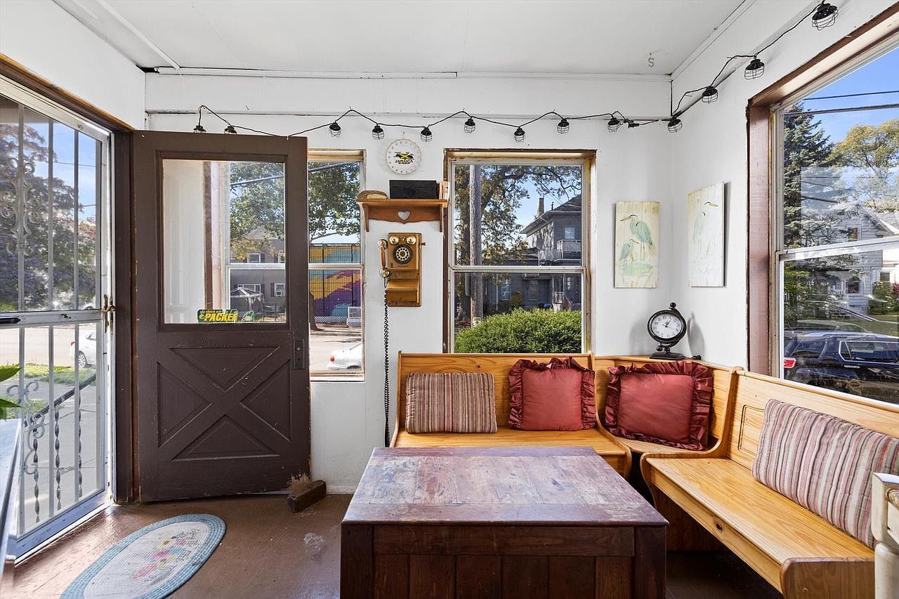 1629 Taylor Ave Racine, WI 53403 - Thumbnail 5