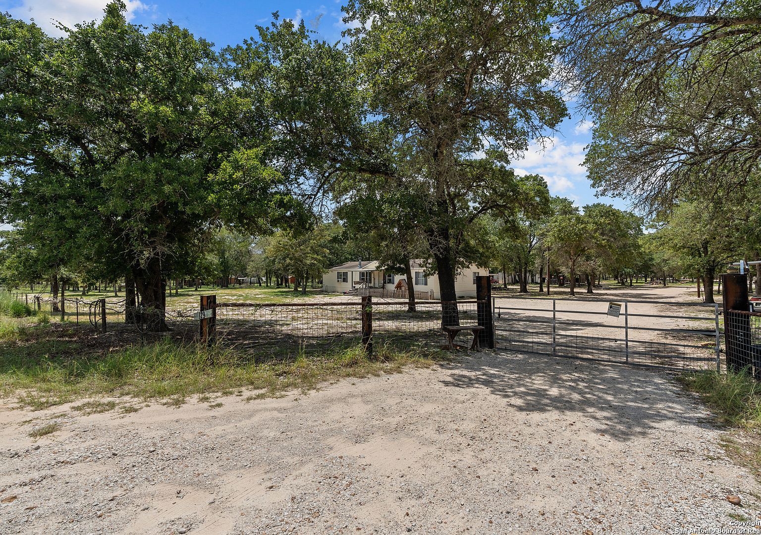 129 Kothmann Rd La Vernia, TX 78121 - Thumbnail 5