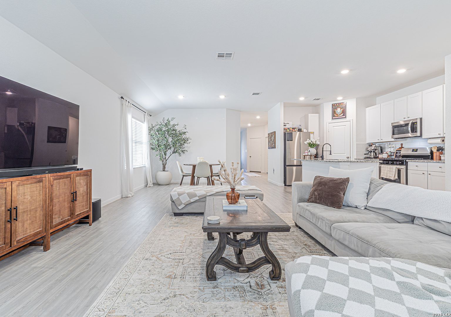 10626 Erinita Way Converse, TX 78109 - Thumbnail 5