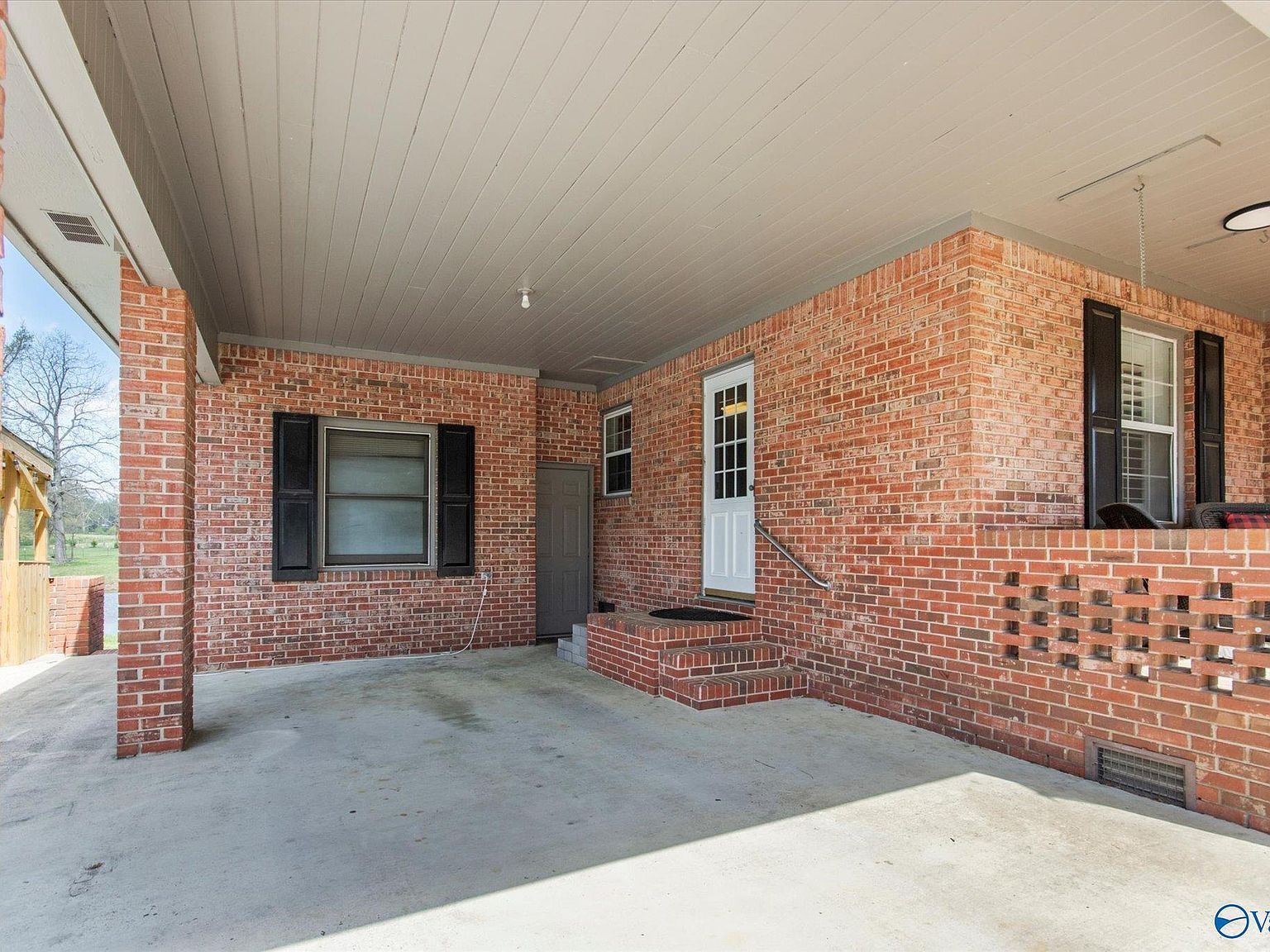 447 E Henderson Rd Boaz, AL 35957 - Thumbnail 5