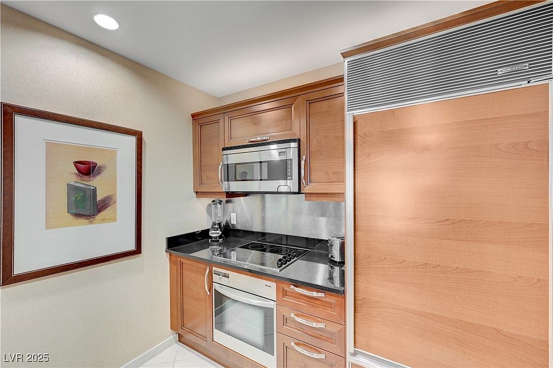 135 Harmon Ave UNIT 2721 Las Vegas, NV 89109 - Thumbnail 5