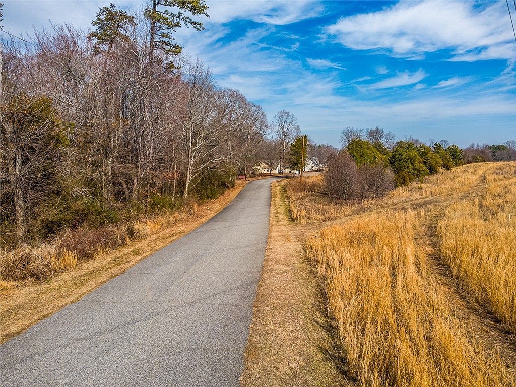 2448 Locust Hill Rd Taylors, SC 29687 - Thumbnail 5