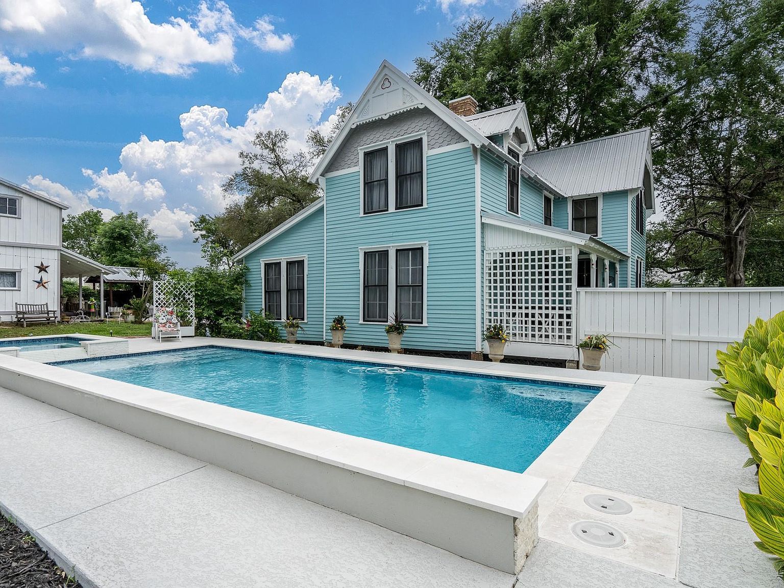 111 S Masonic St Bellville, TX 77418 - Thumbnail 5