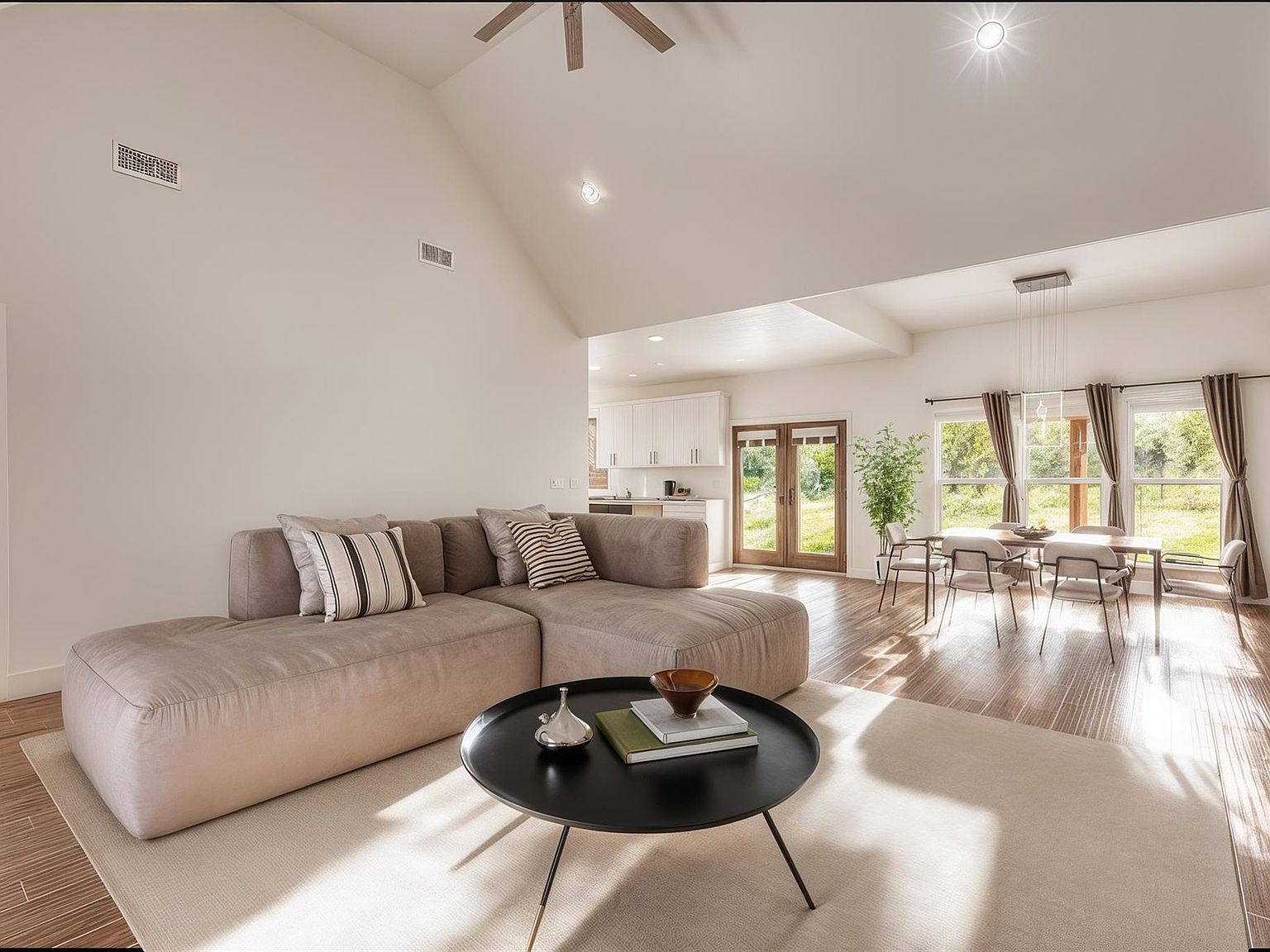 326 Coventry Rd Spicewood, TX 78669 - Thumbnail 5