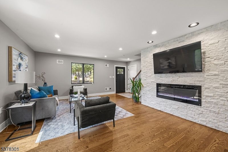 61 Pomona Ave Fair Lawn, NJ 07410 - Thumbnail 5