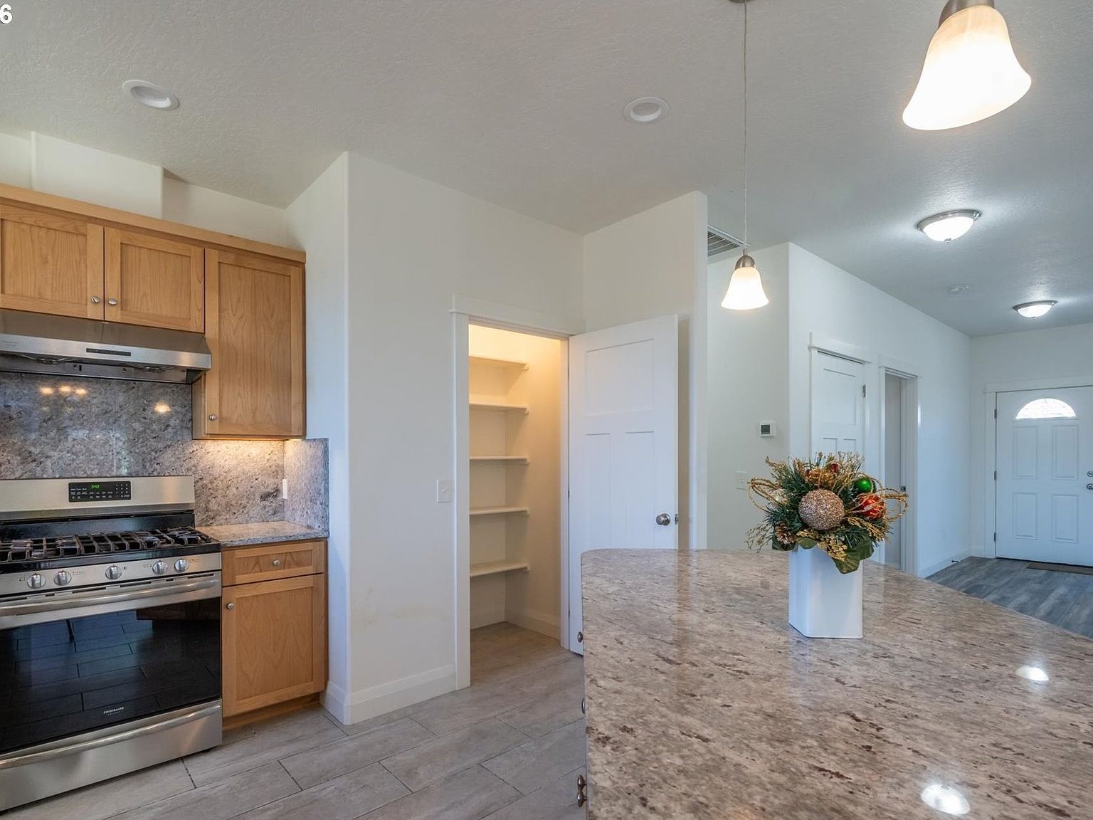 2010 Roosevelt Loop North Bend, OR 97459 - Thumbnail 5