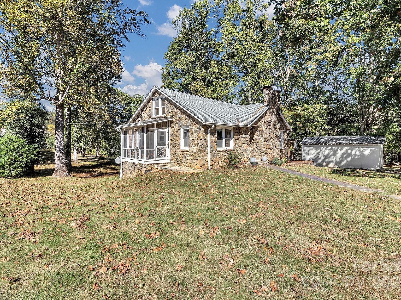 14 Mineral Springs Rd Asheville, NC 28805 - Thumbnail 5