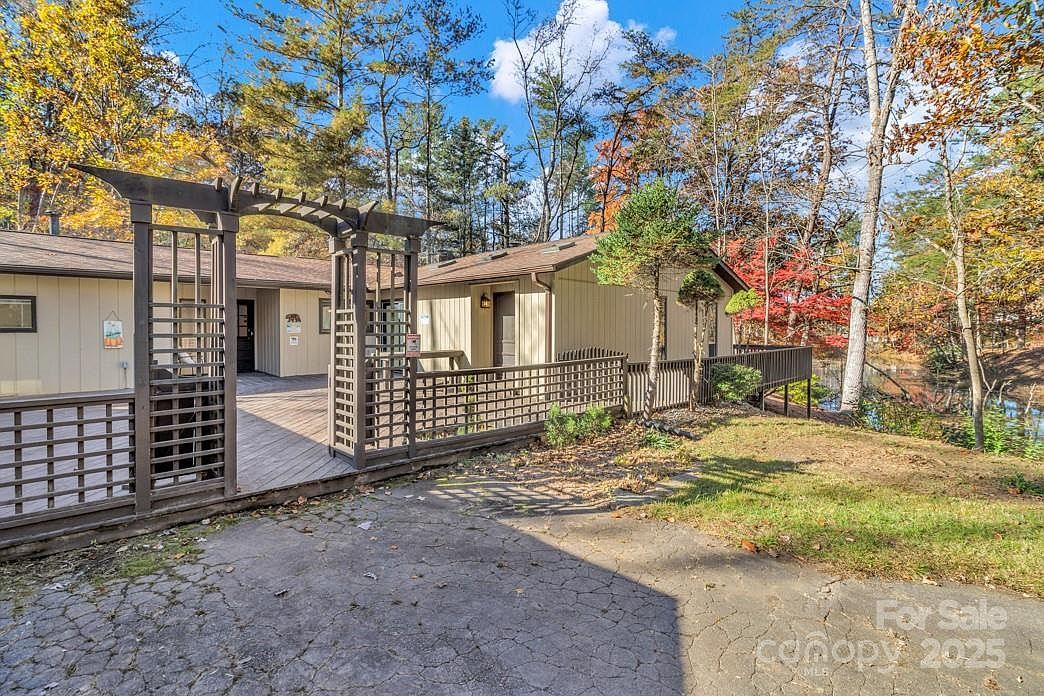 111 Hidden Pond Ln Asheville, NC 28804 - Thumbnail 5