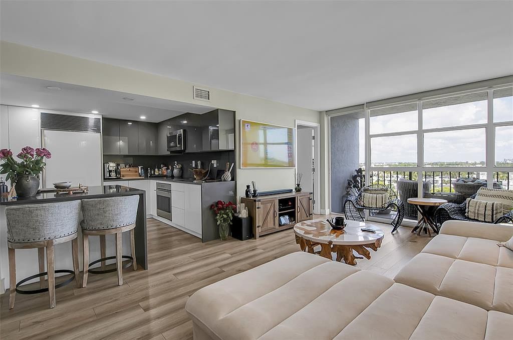 600 Parkview Dr APT 1029 Hallandale Beach, FL 33009 - Thumbnail 5