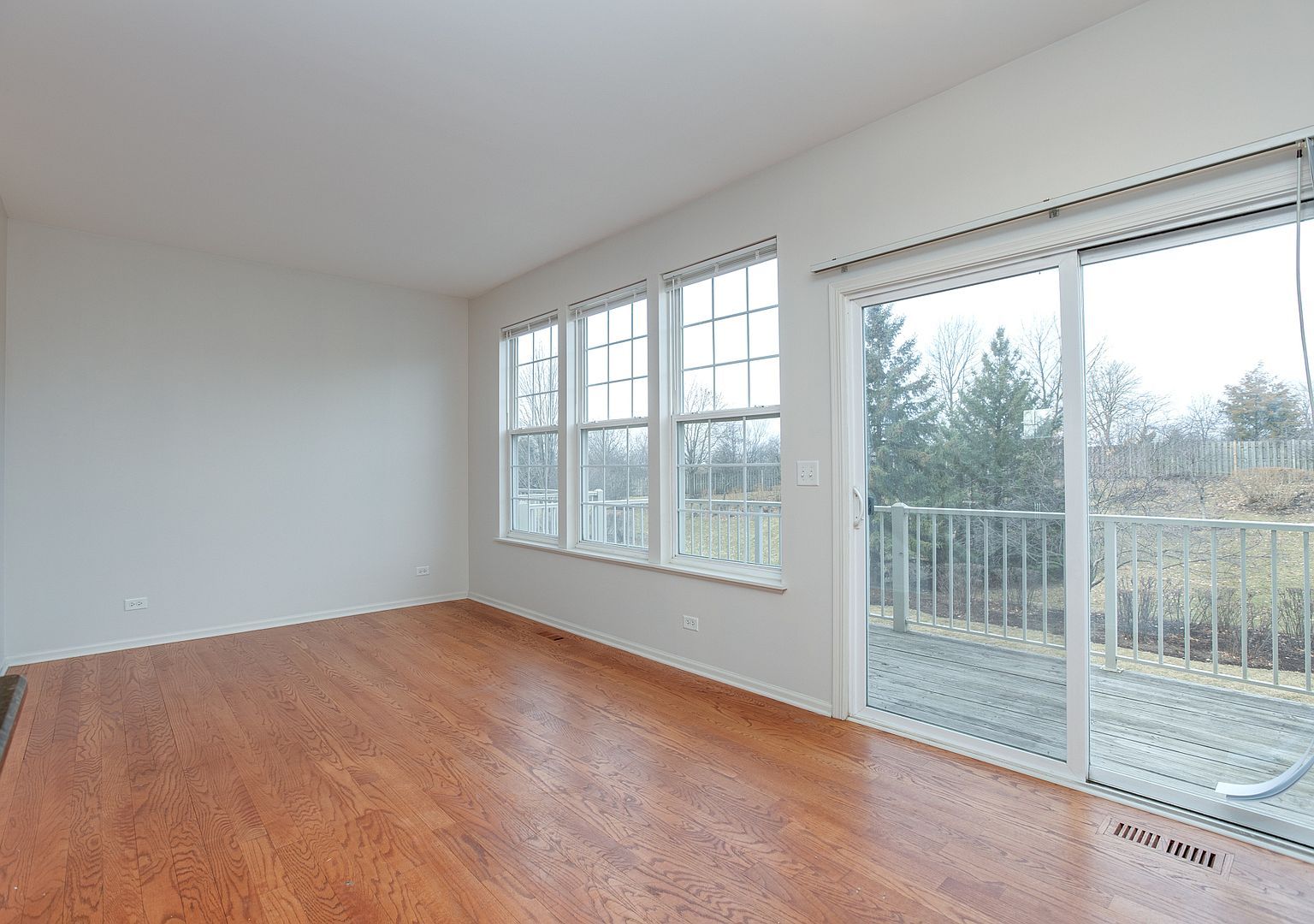 720 Thornbury Rd Bartlett, IL 60103 - Thumbnail 5