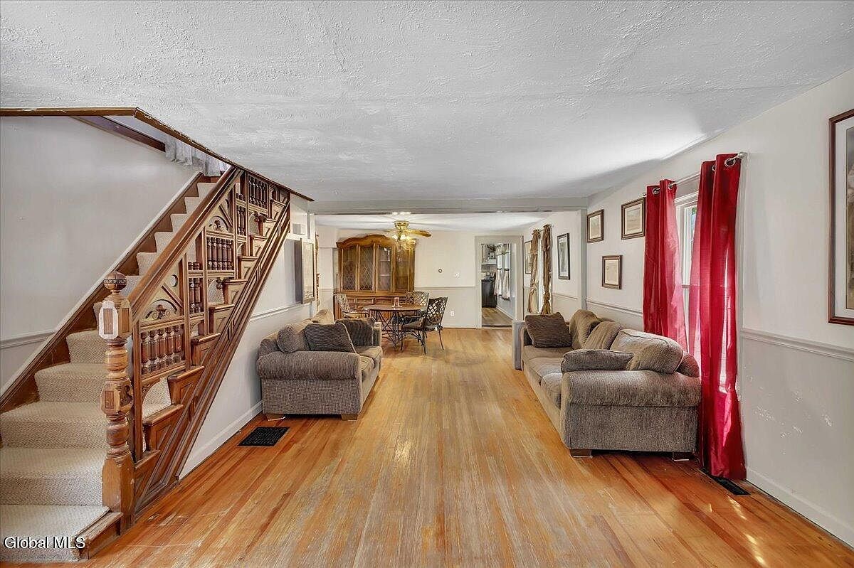 68 Marvin St Saratoga Springs, NY 12866 - Thumbnail 5