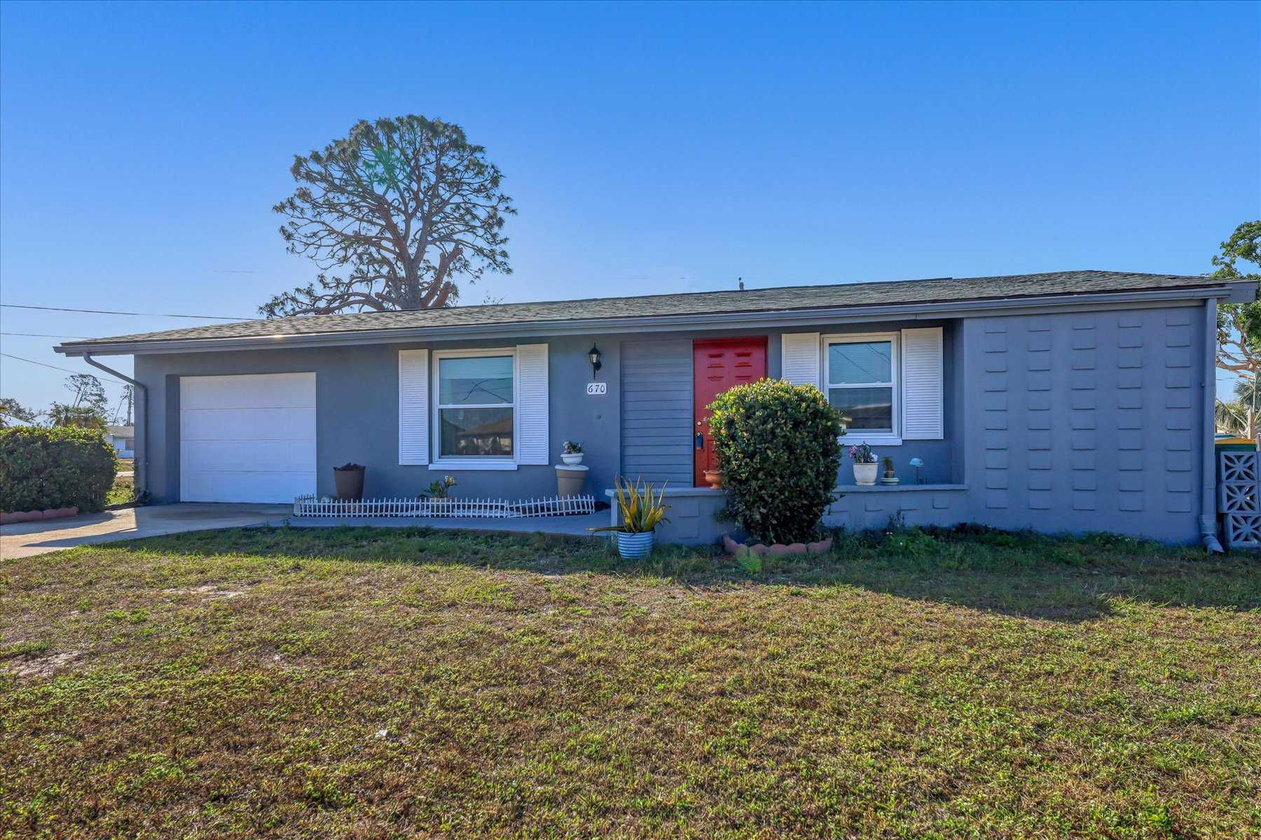 670 Blue Lane Northwest, Port Charlotte, FL, USA, 33952 - Thumbnail 5