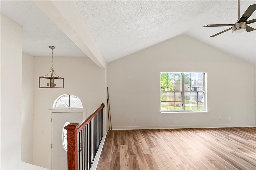 318 SE Bent Tree Dr Blue Springs, MO 64014 - Thumbnail 5