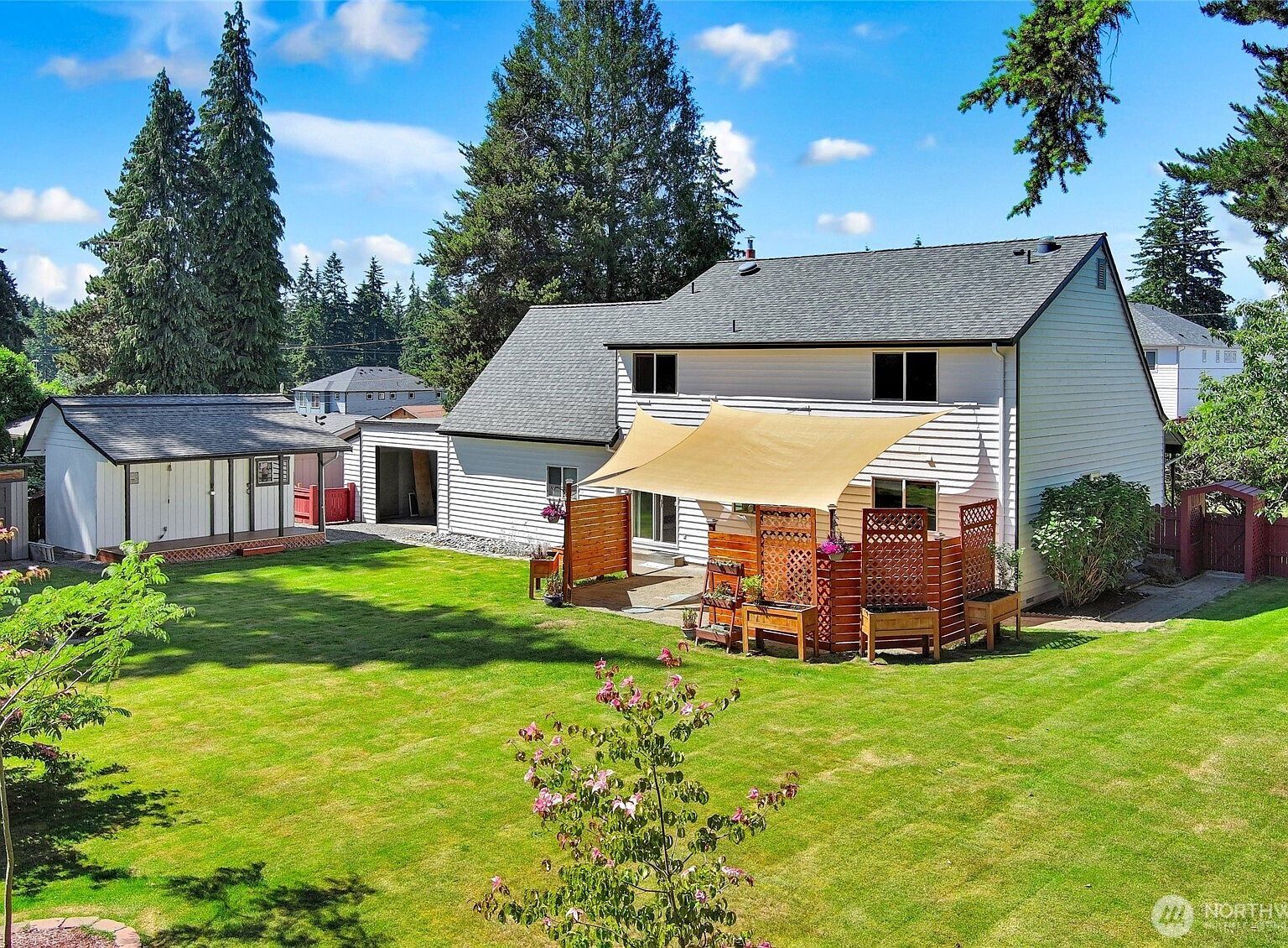 122 Bellflower Rd Bothell, WA 98012 - Thumbnail 5