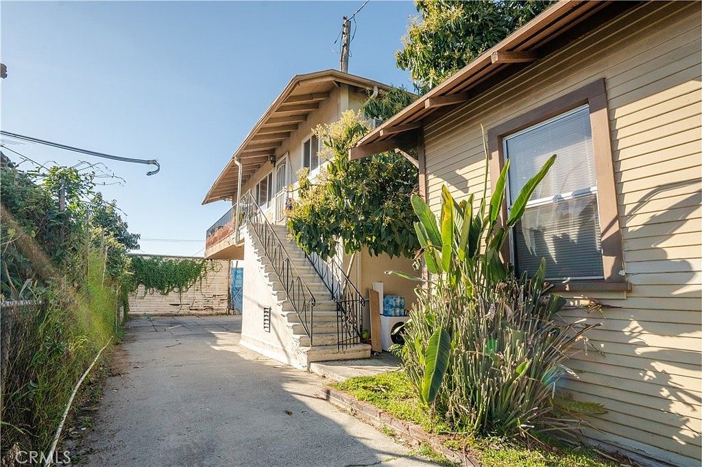 1741 S New England St Los Angeles, CA 90006 - Thumbnail 5