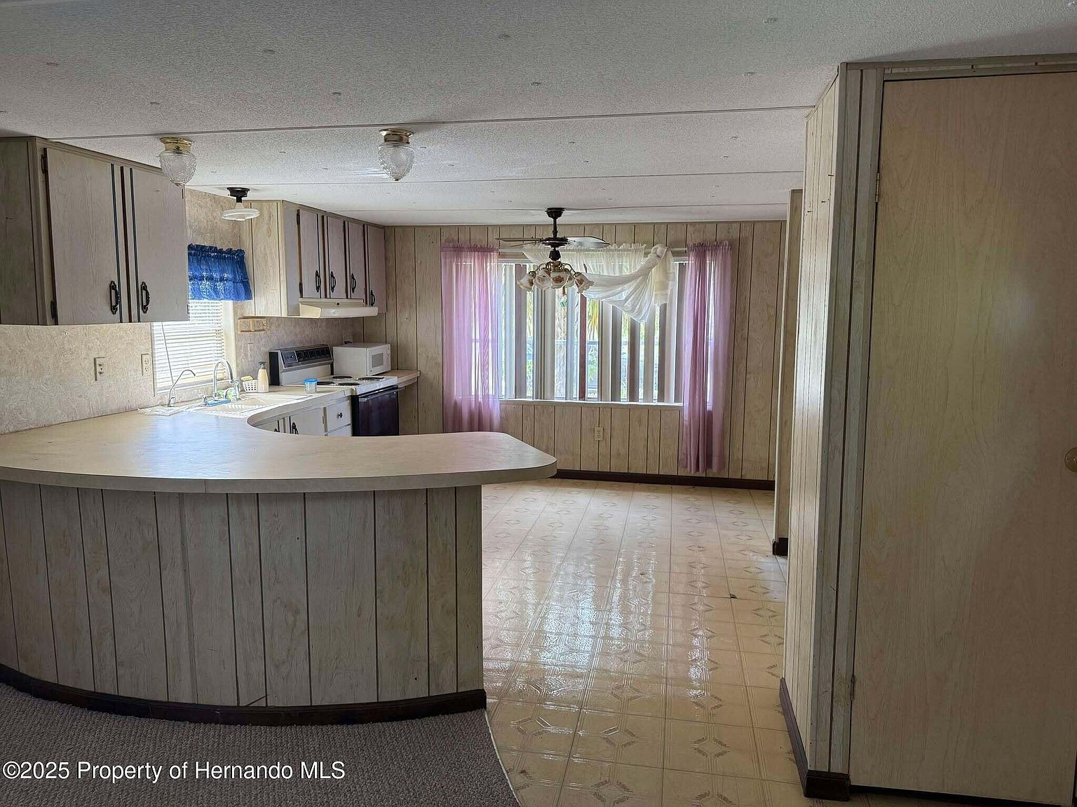 16111 Sarasota St Brooksville, FL 34604 - Thumbnail 5