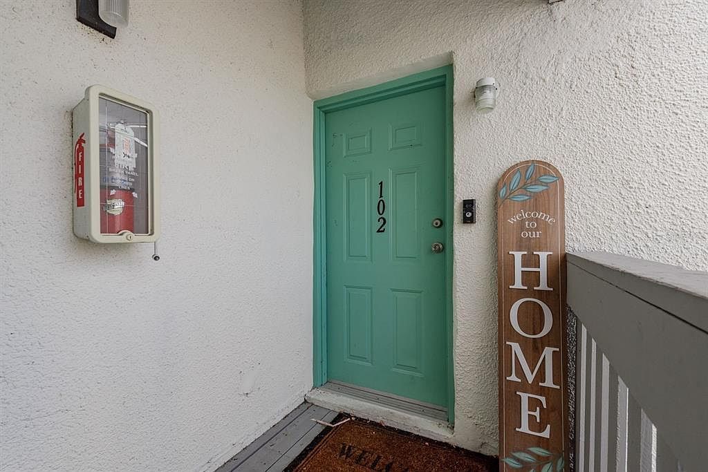 876 116th Ave N APT 102 Saint Petersburg, FL 33716 - Thumbnail 5