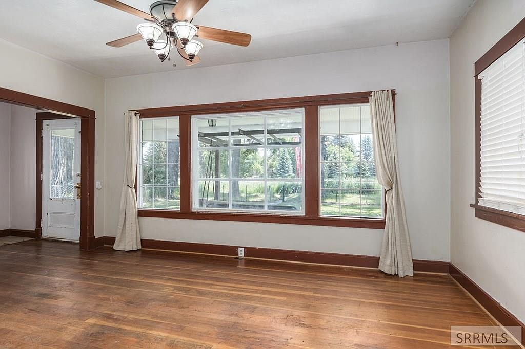 1565 NW Main St Blackfoot, ID 83221 - Thumbnail 5