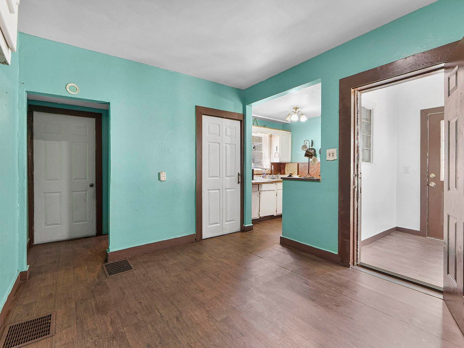 2832 Abbott St Fort Wayne, IN 46806 - Thumbnail 5