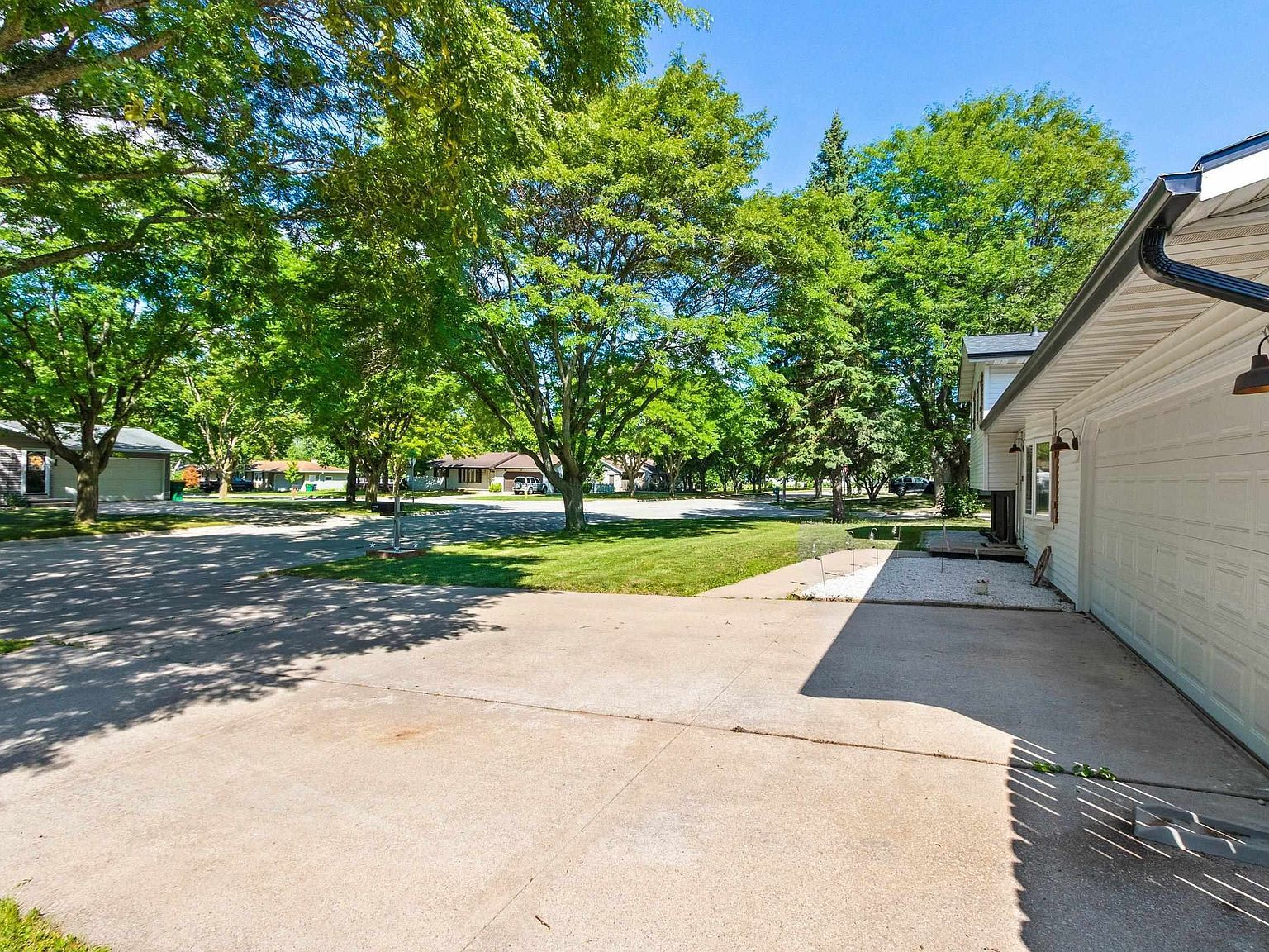 1015 Aphrodite Rd Green Bay, WI 54311 - Thumbnail 5