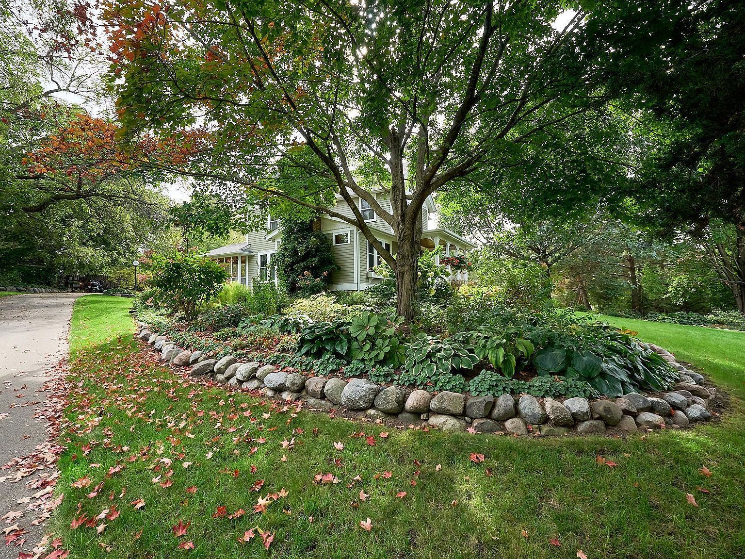 27055 Smithtown Rd Shorewood, MN 55331 - Thumbnail 5