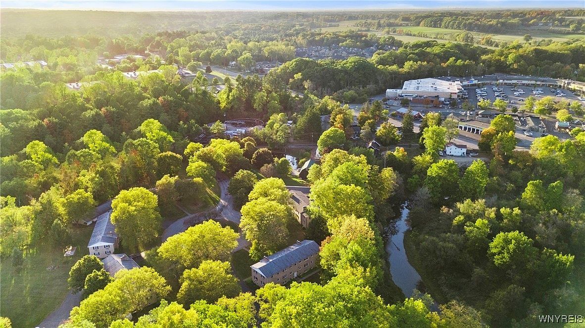 7 Woodbrook Dr APT 3 East Aurora, NY 14052 - Thumbnail 5