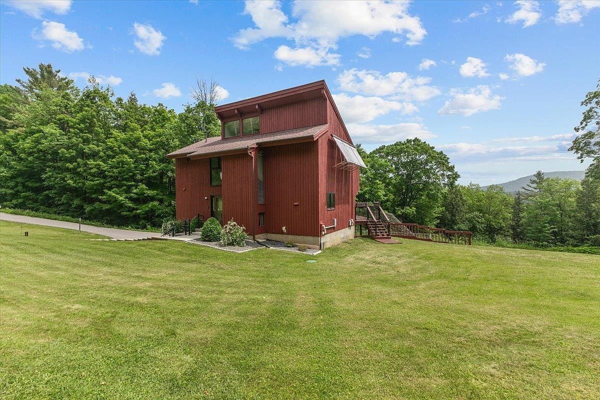 215 Us Route 7 N Milton, VT 05468 - Thumbnail 5