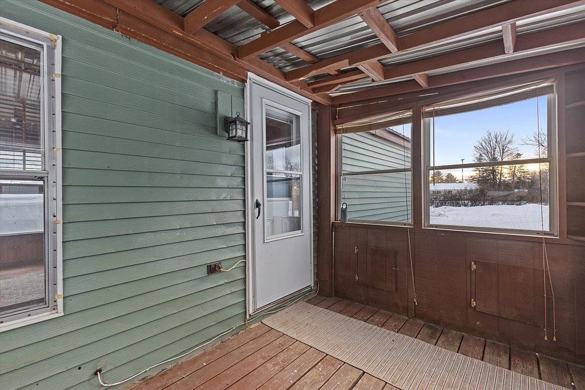 63 Kapica Ln Milton, VT 05468 - Thumbnail 5