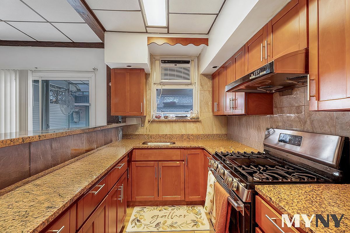 8863 19th Ave Brooklyn, NY 11214 - Thumbnail 5