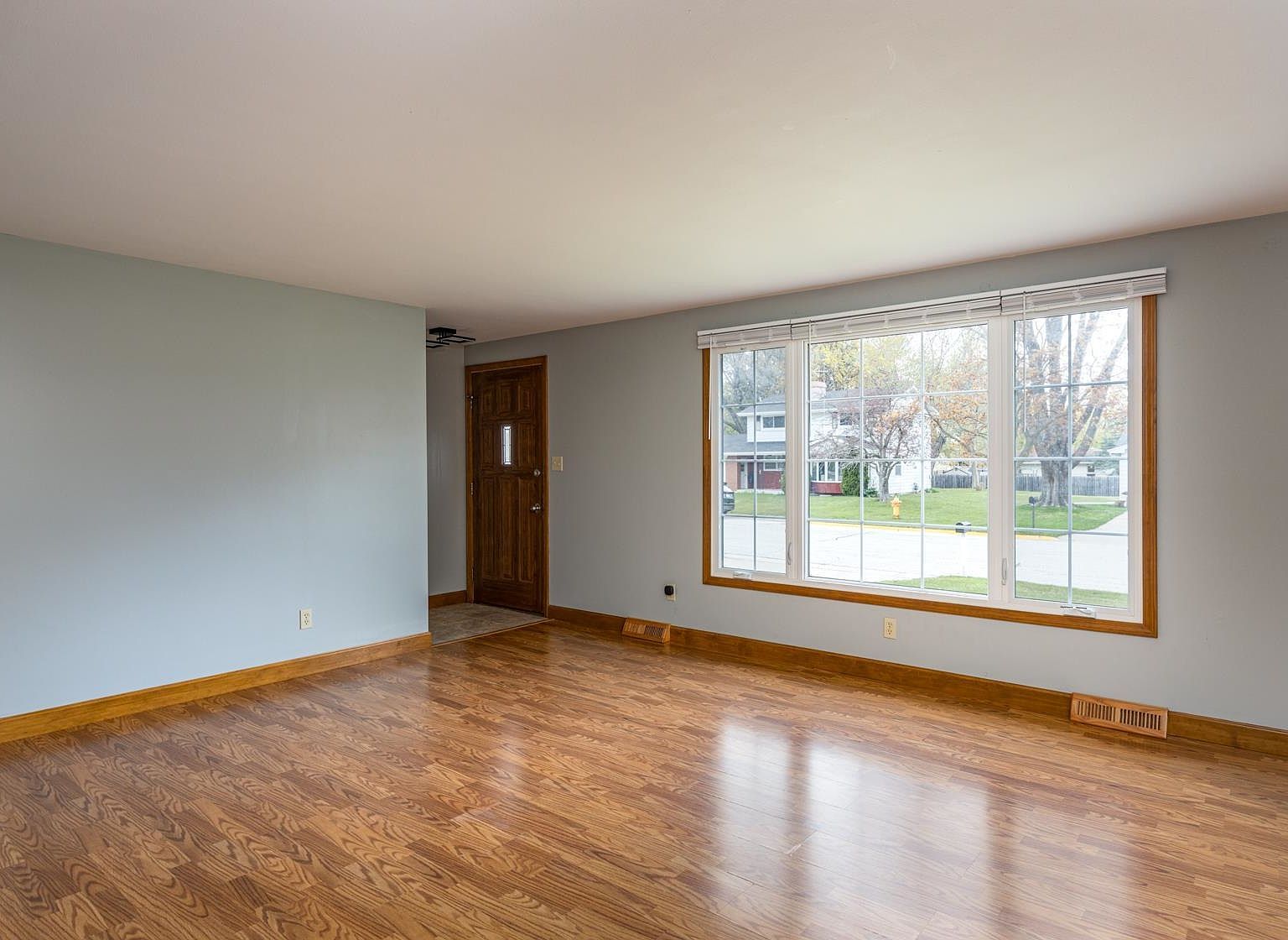 1087 Bethany Pl Green Bay, WI 54304 - Thumbnail 5