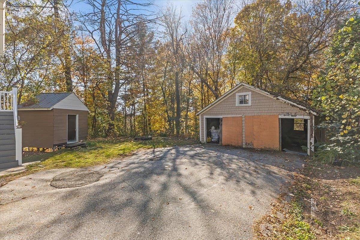 97 Perrin St Barre, VT 05641 - Thumbnail 5