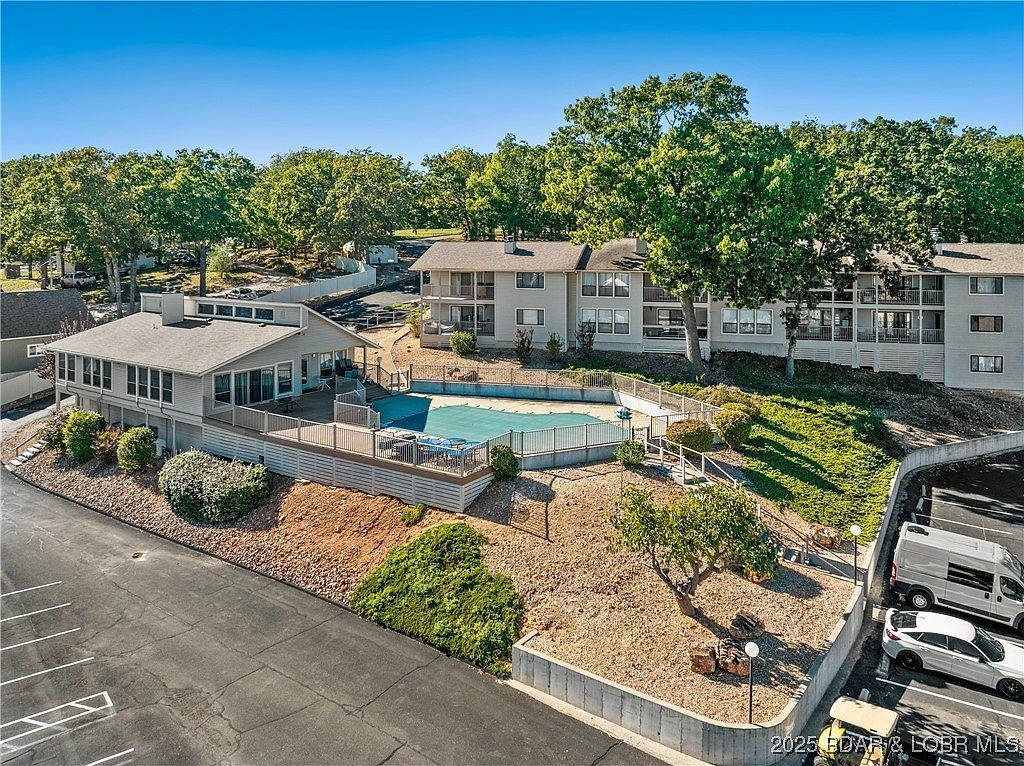 28 Eleven West Ct UNIT 2B Sunrise Beach, MO 65079 - Thumbnail 5