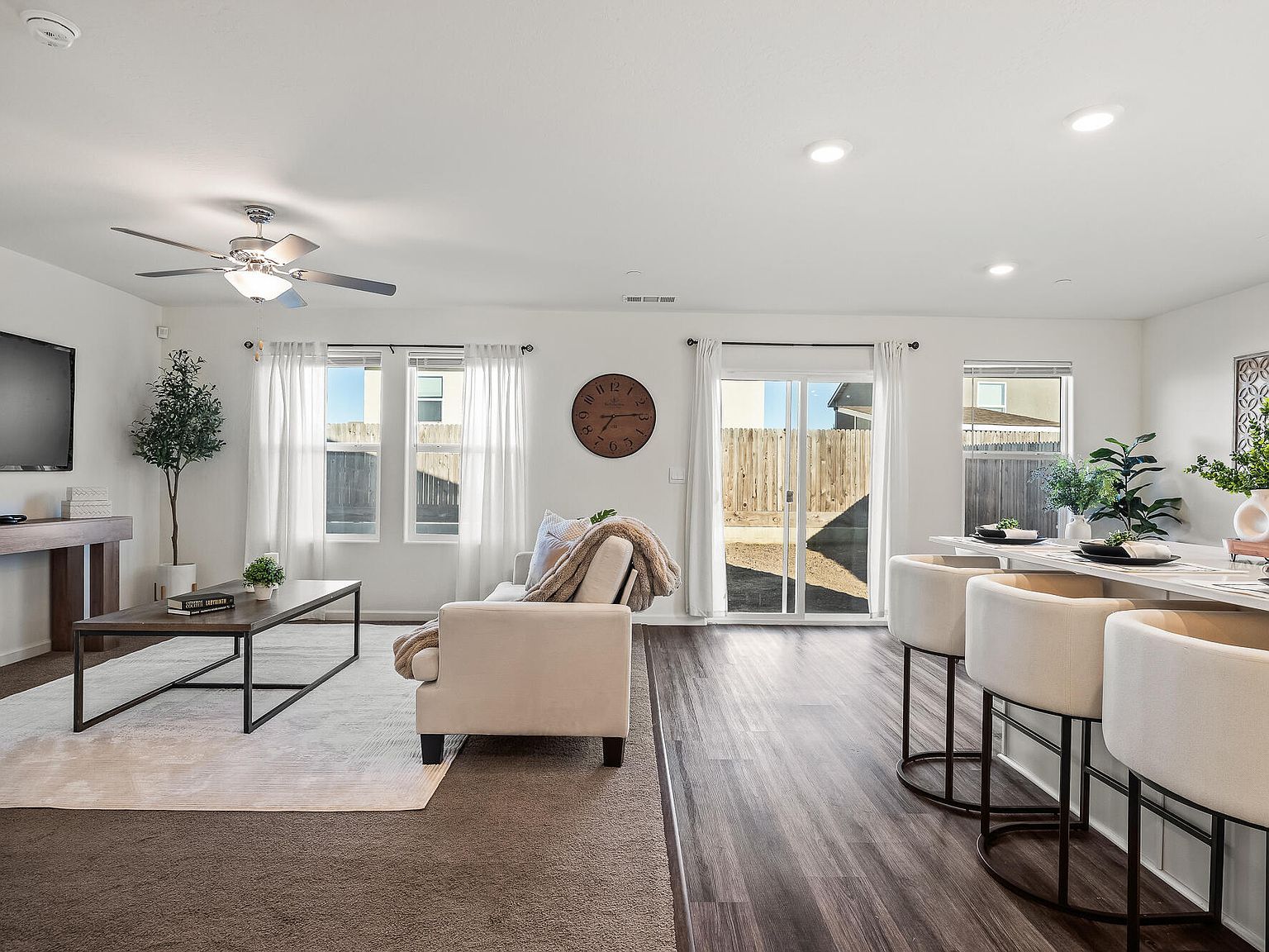 584 Shadow Creek Ct Tulare, CA 93274 - Thumbnail 5