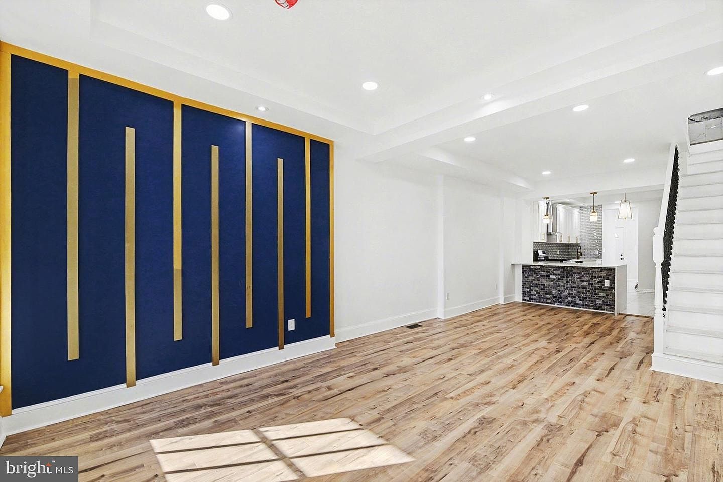 210 S Monastery Ave Baltimore, MD 21229 - Thumbnail 5