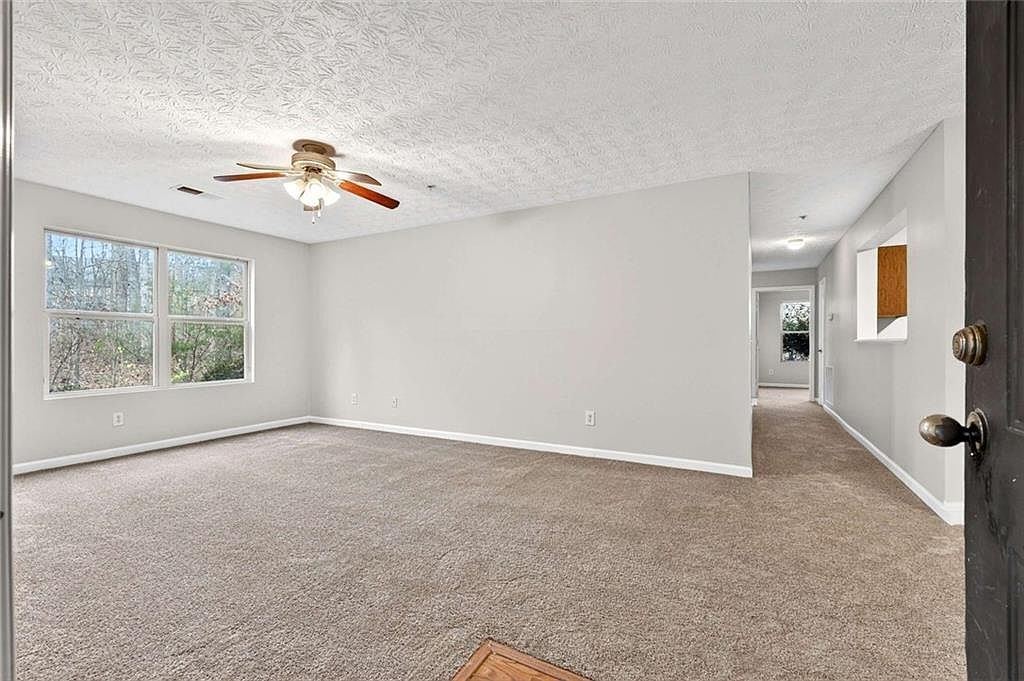 2104 Fairington Club Dr Lithonia, GA 30038 - Thumbnail 5