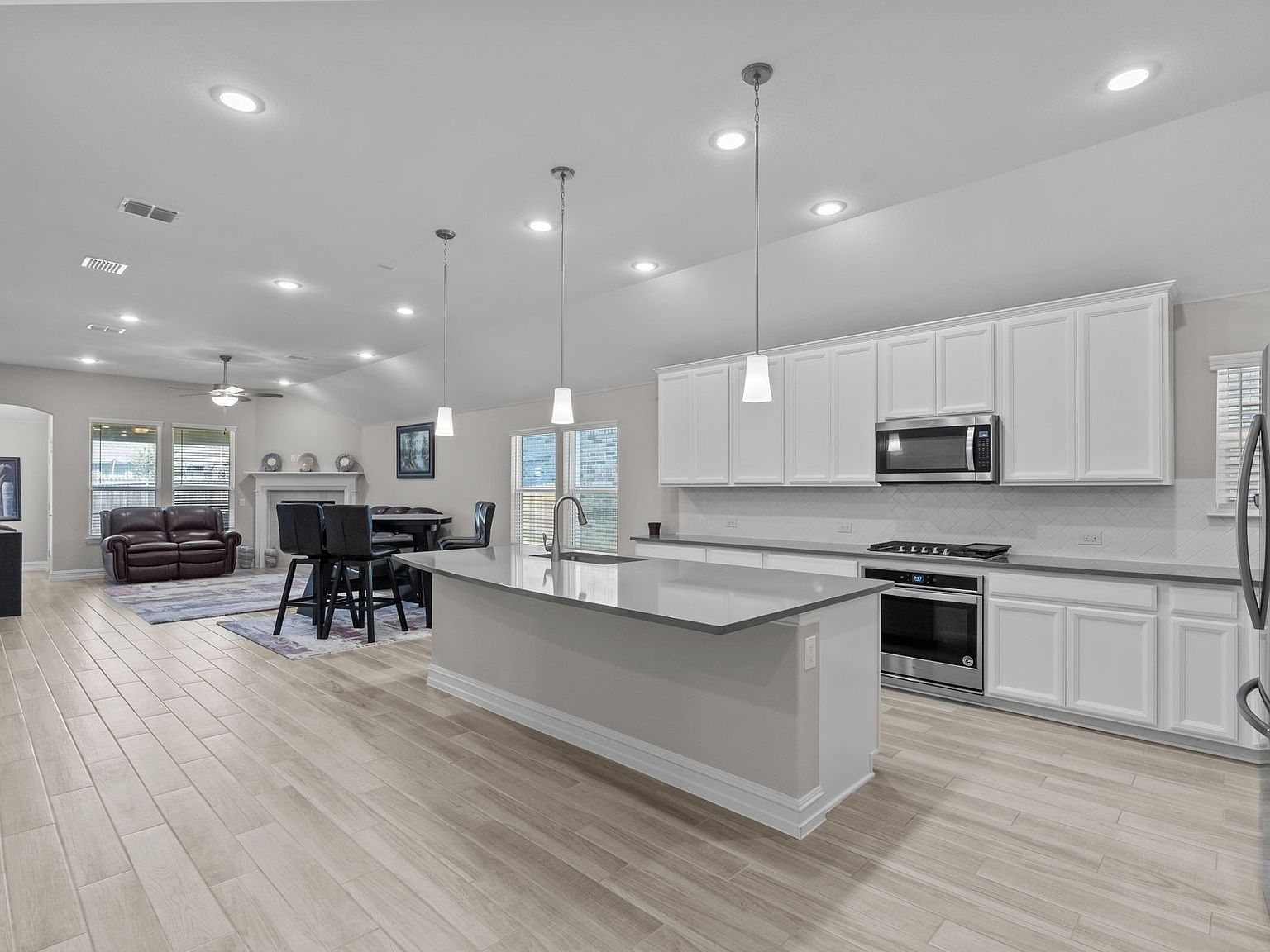 1048 Pinnacle Breeze Dr Fort Worth, TX 76052 - Thumbnail 5