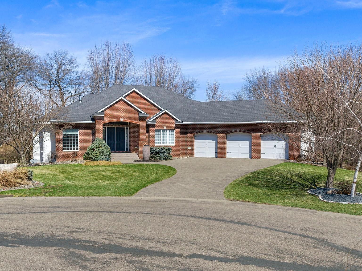 10539 Yancy Ct NE Blaine, MN 55449 - Thumbnail 5