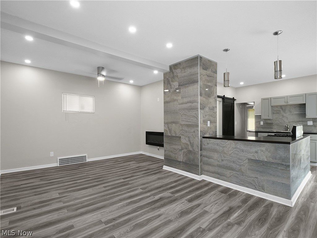 2827 E 117th St Cleveland, OH 44120 - Thumbnail 5