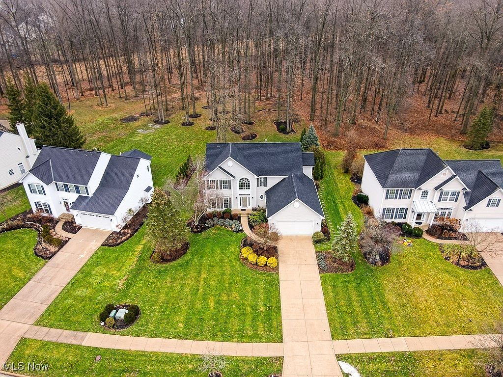 9729 Brook Rd Olmsted Falls, OH 44138 - Thumbnail 5