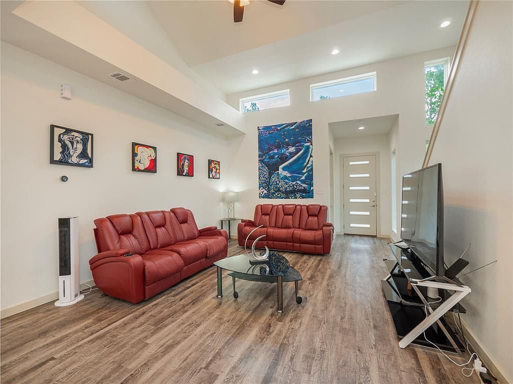 201 Hanauma Dr Bastrop, TX 78602 - Thumbnail 5