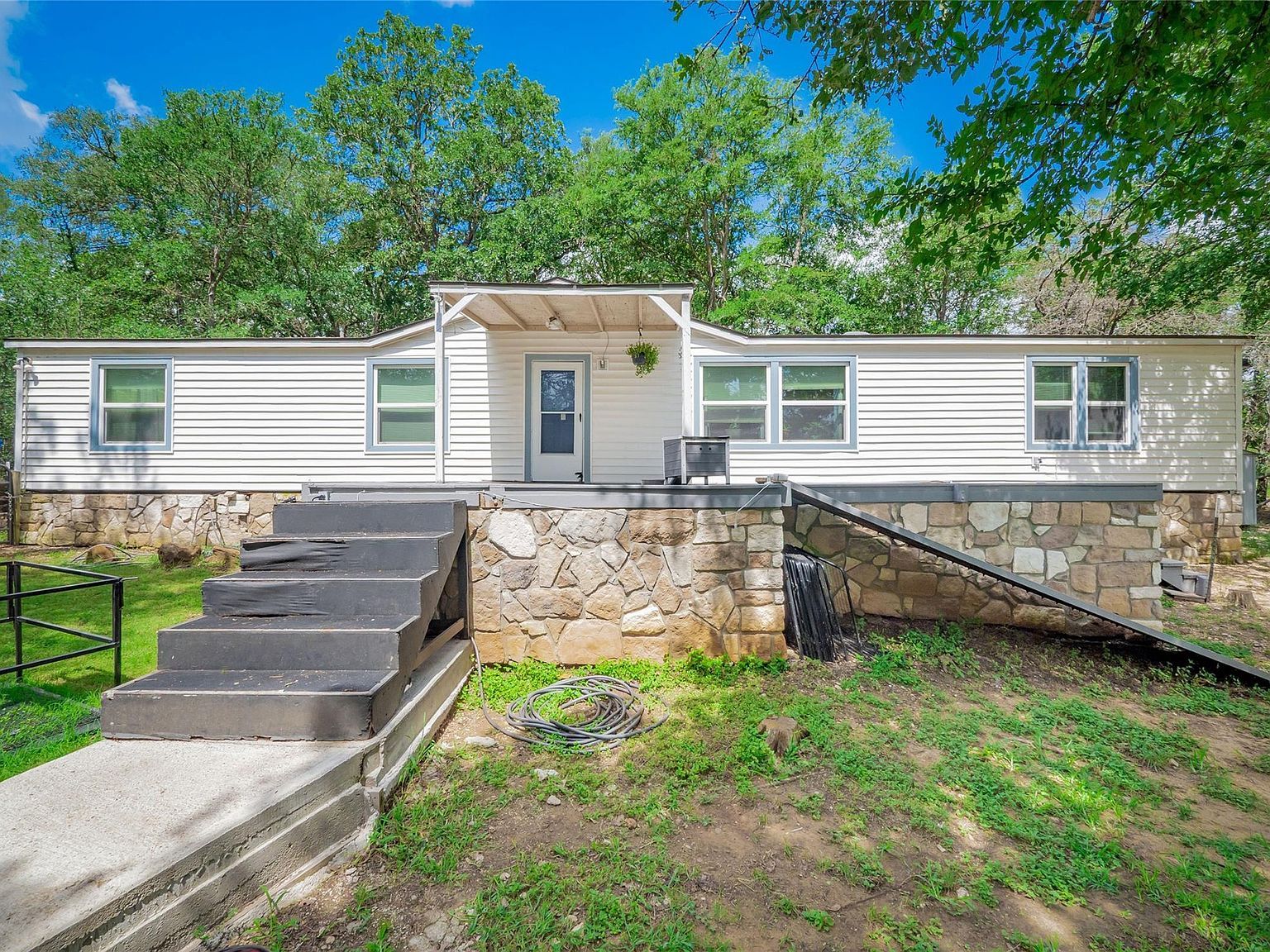 105 Alum Creek Dr Cedar Creek, TX 78612 - Thumbnail 5