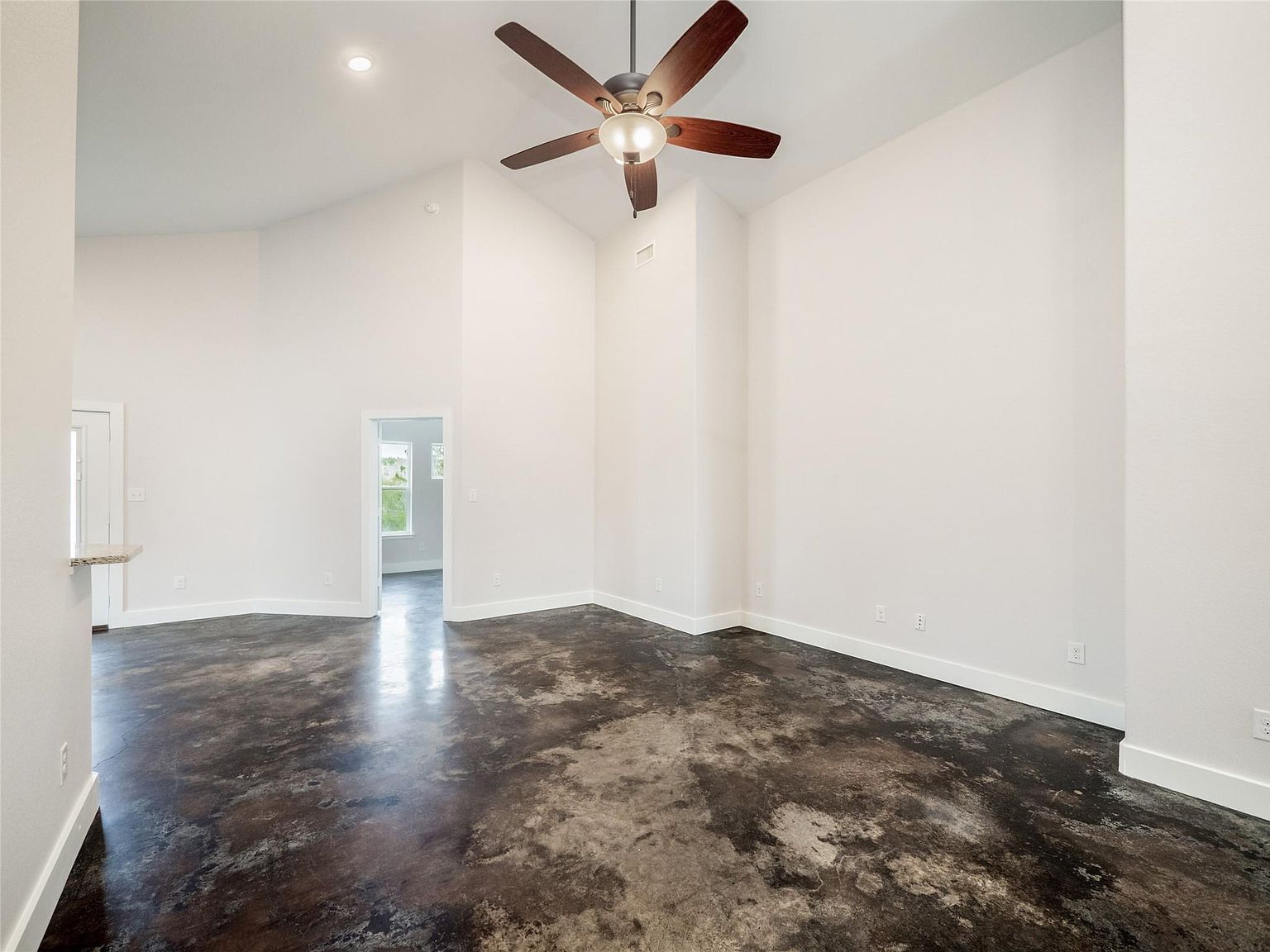 93 Primrose Ln Marble Falls, TX 78654 - Thumbnail 5