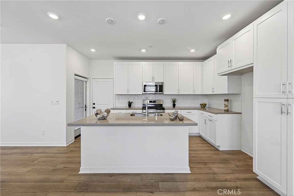 4044 Shada Ln Corona, CA 92883 - Thumbnail 5