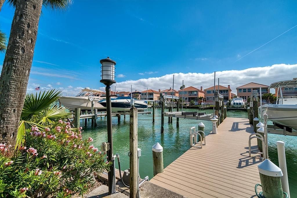 119 Marina Del Rey Ct Clearwater, FL 33767 - Thumbnail 5